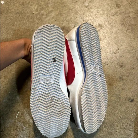 Nike Cortez White and Red Sneakers - Picture 4 of 6